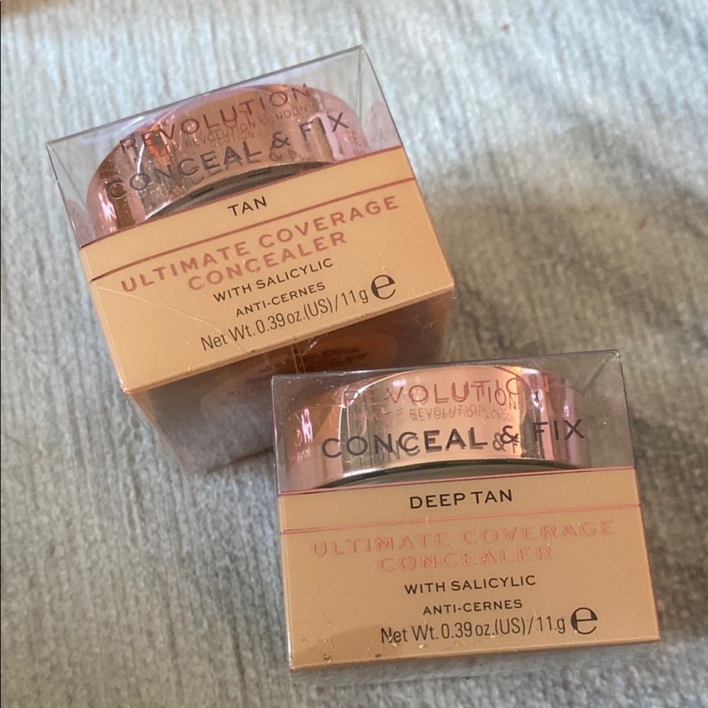 🤩SALE!🤩 4/$4!
Revolution Conceal & Fix Ultimate Coverage Concealer Tan/Deep Tan